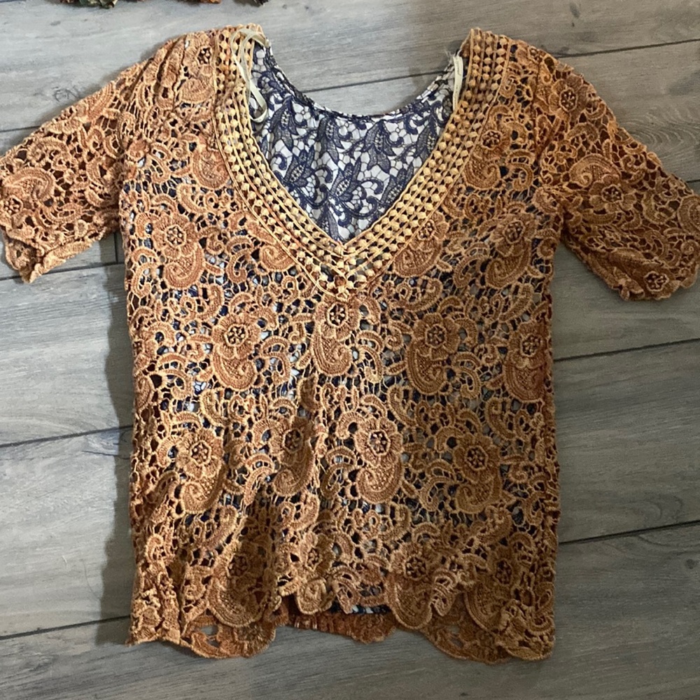 Gimmicks small shirt by BKE